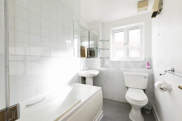 Great apartment Wheatcroft Court, Hendon